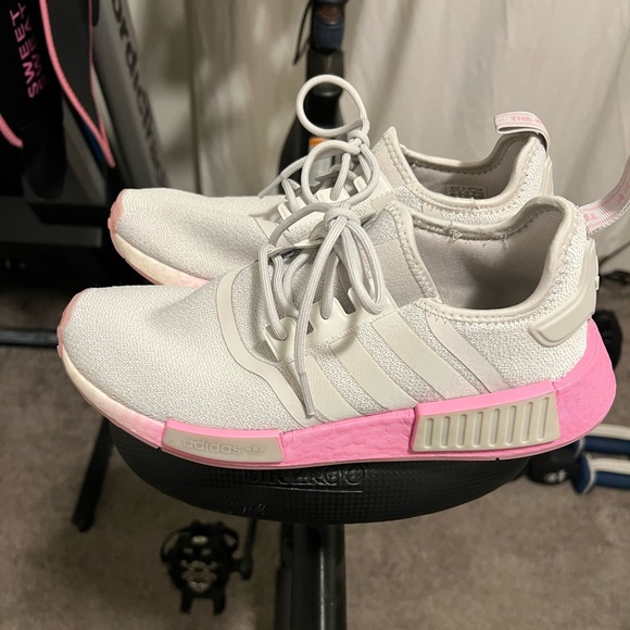 adidas Shoes - Women’s adidas size 7 1/2